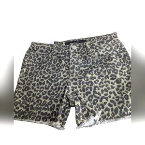 Joe's The Wildlife Short Mid Rise... Size 16